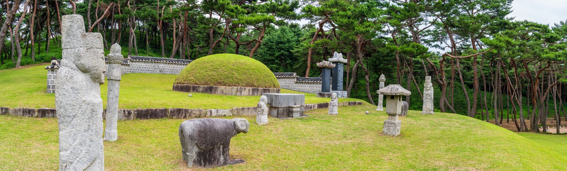 아산시 이충무공묘 관광지 풍경