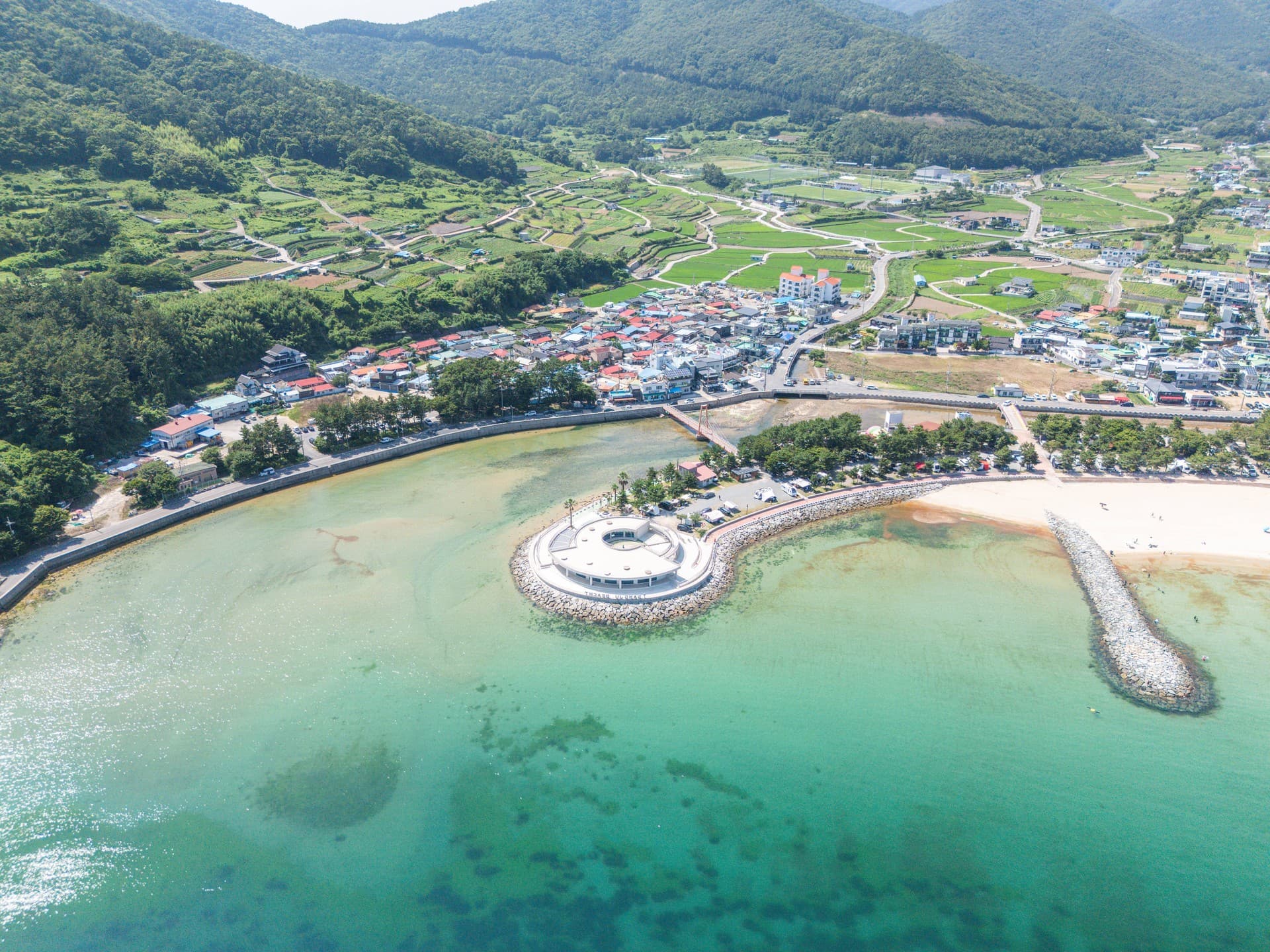 남해군 상주은모래비치 관광지 풍경