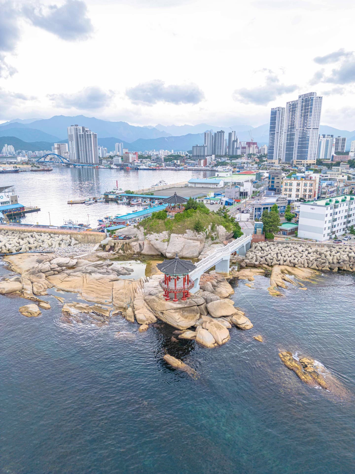 속초시 영금정 관광지 풍경