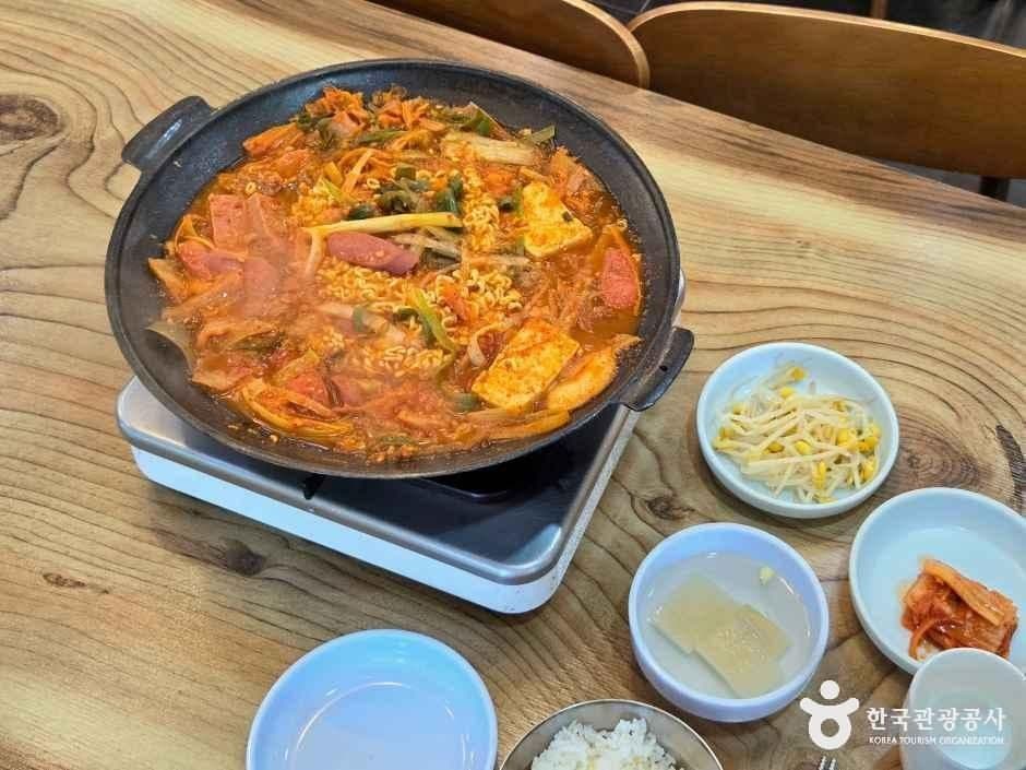 의정부시 의정부 부대찌개 음식 사진