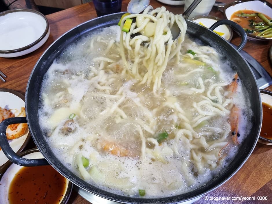 해물칼국수 실제 사진
